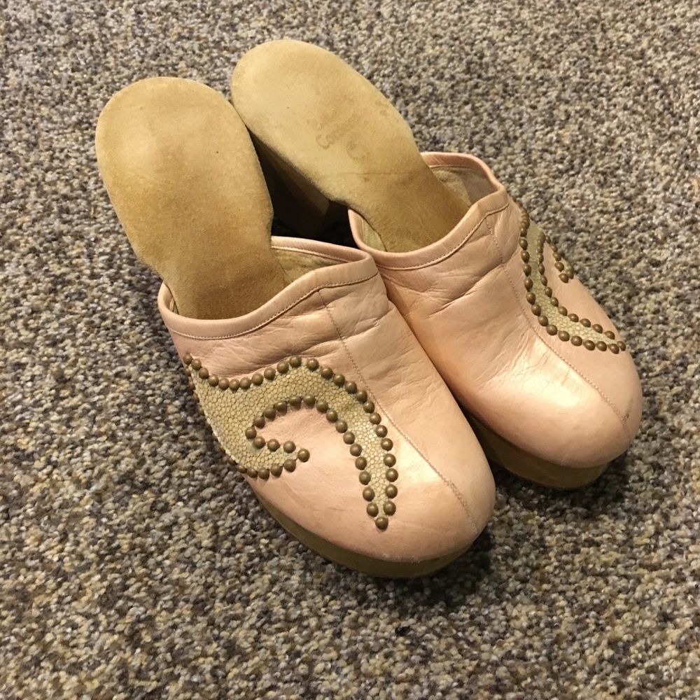 Callen Cordero Pink leather clogs